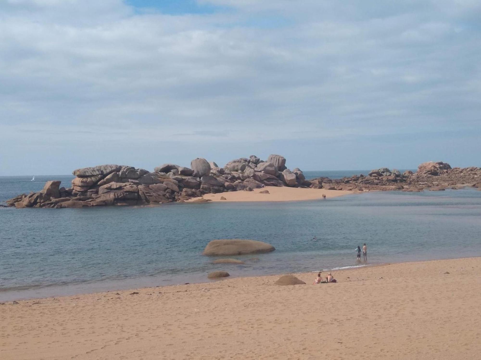 Holiday Home In A Quiet Location Near The Coast Pleumeur-Bodou Exterior photo